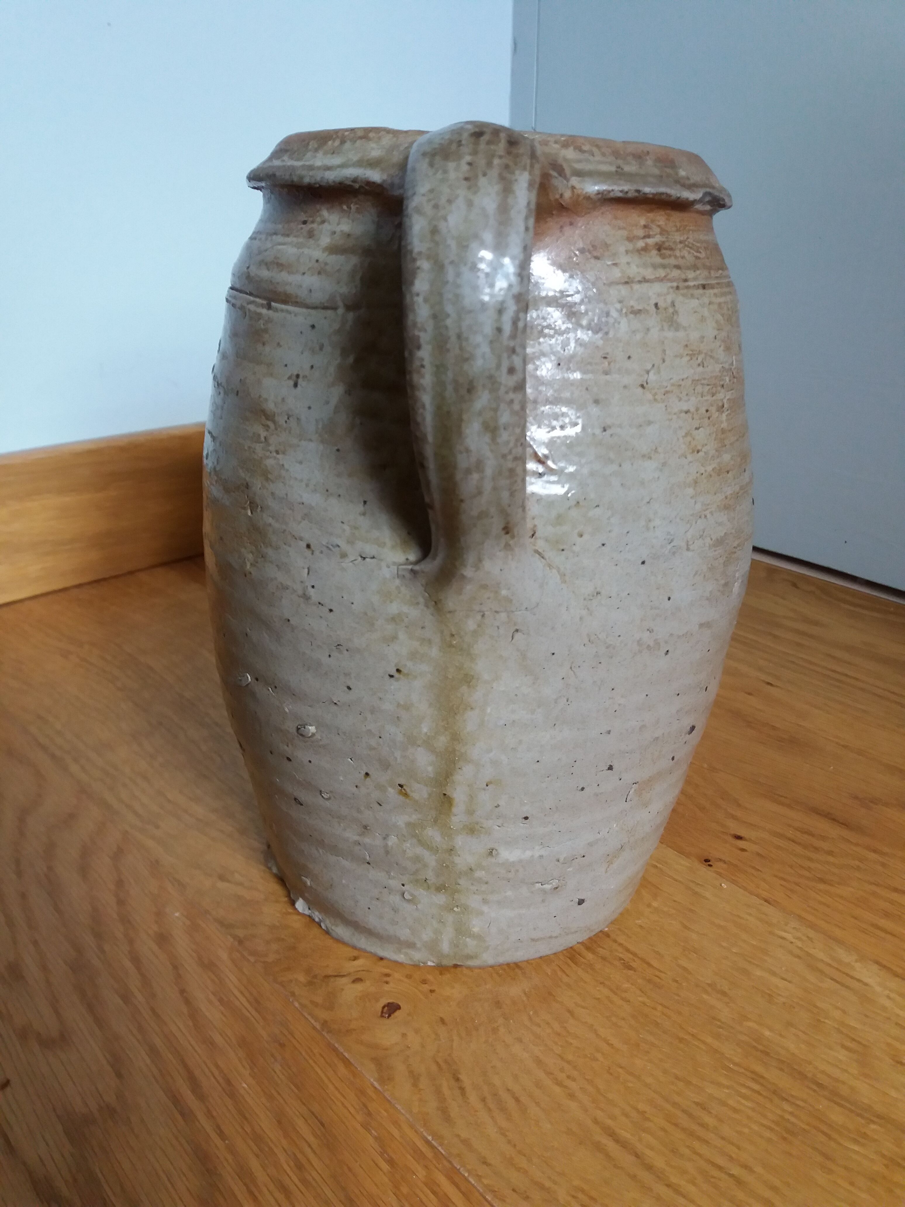 Terracotta stoneware jar