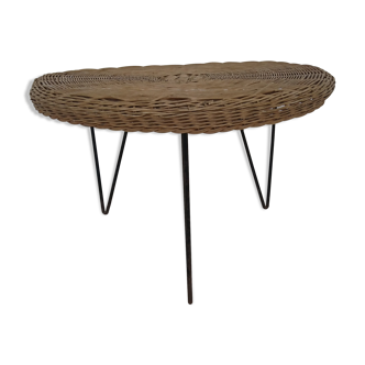 Wicker coffee table 60