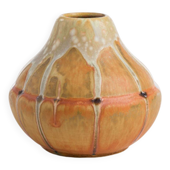 Gourd vase in flamed stoneware with orange and beige enamel. denbac