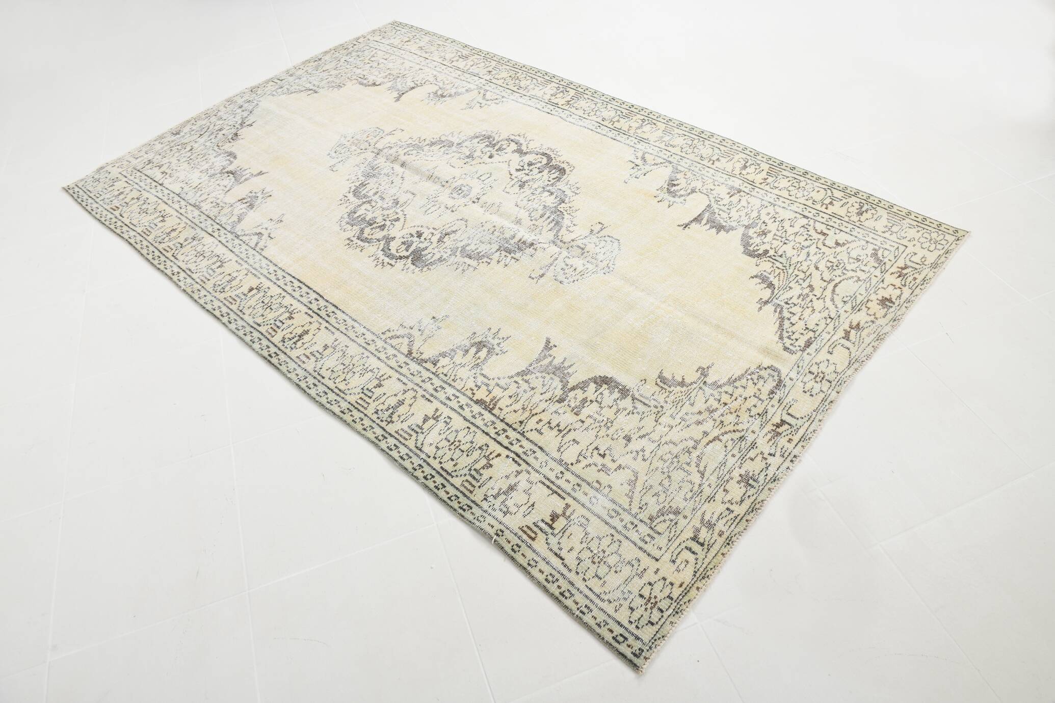 Light Yellow & Brown Vintage Rug, 164x266Cm