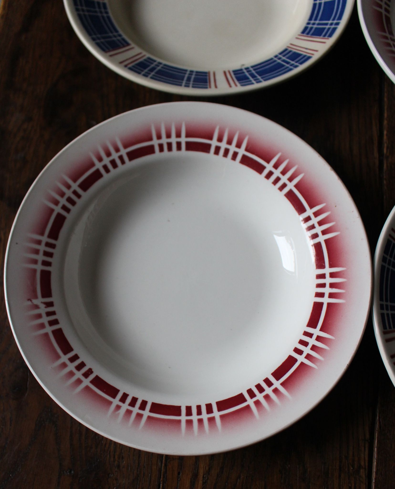 Lot 4 hollow plates red blue art deco fécamp badonviller digoin