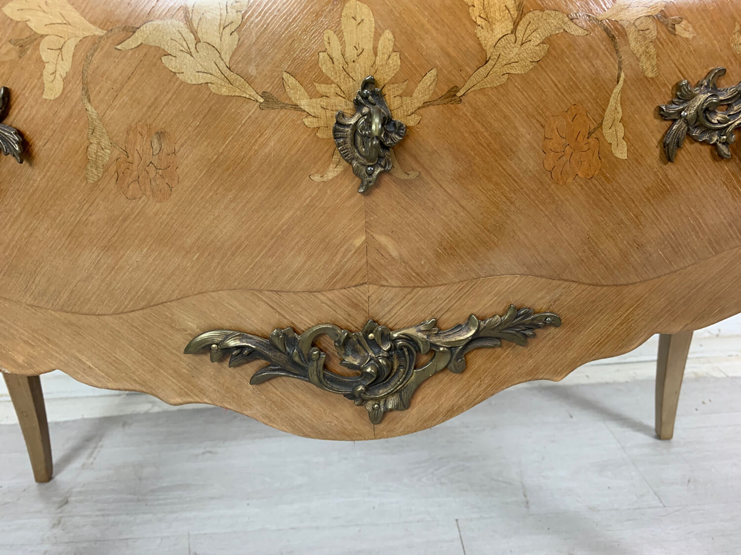 Commode de style louis XV