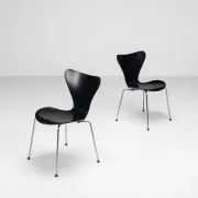 Arne Jacobsen set of eight 3107 Butterfly dining chairs Fritz Hansen Denmark 1967