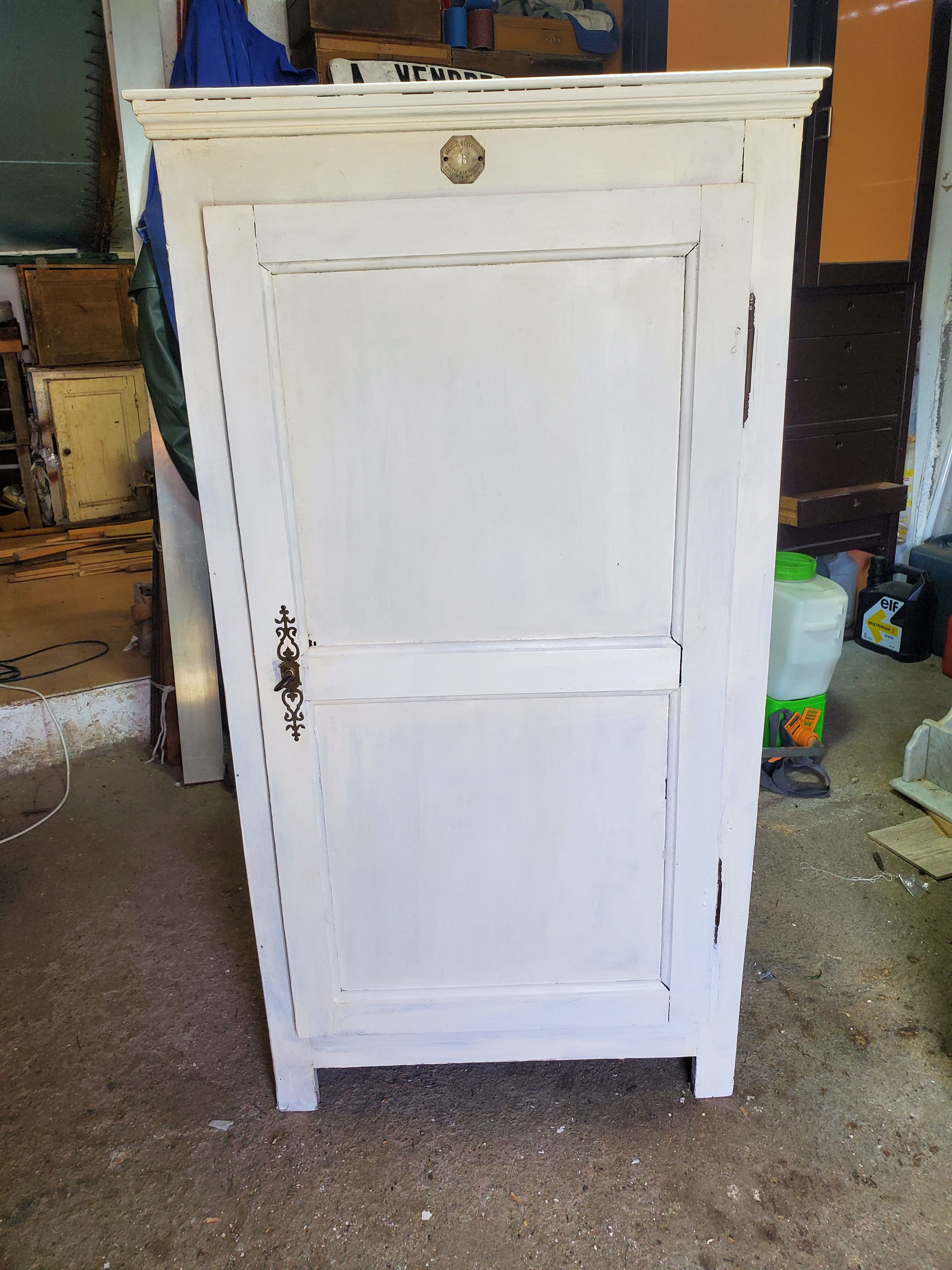 Armoire parisienne vintage