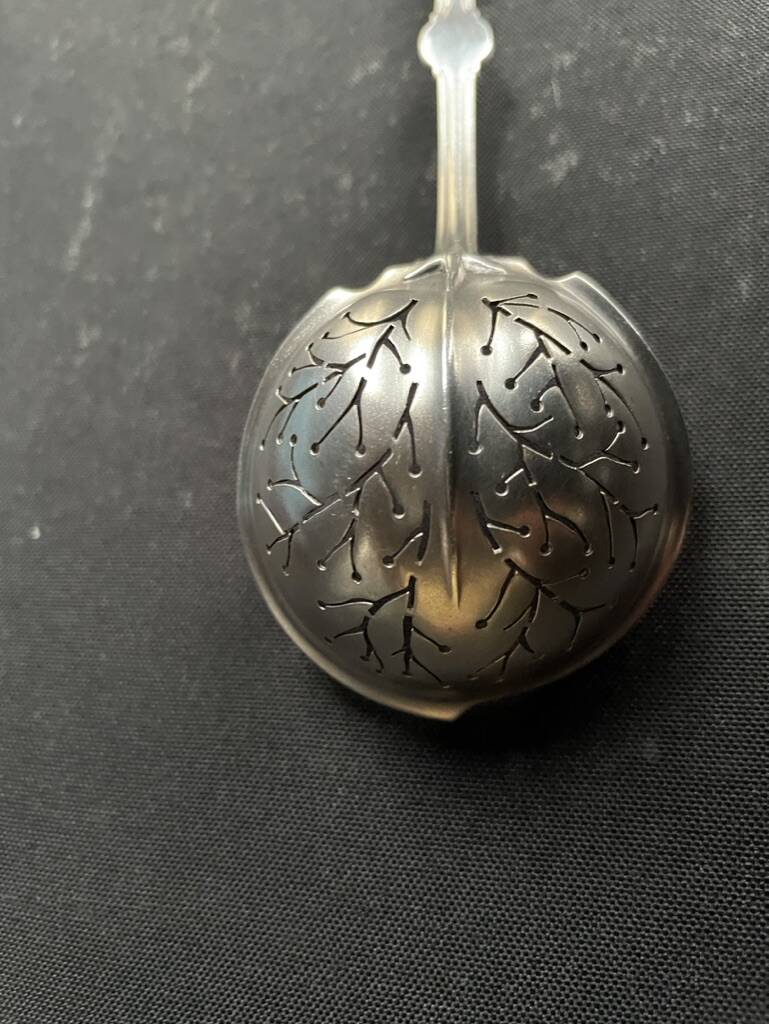 Christofle Lotus model sprinkling spoon in box – Art Nouveau