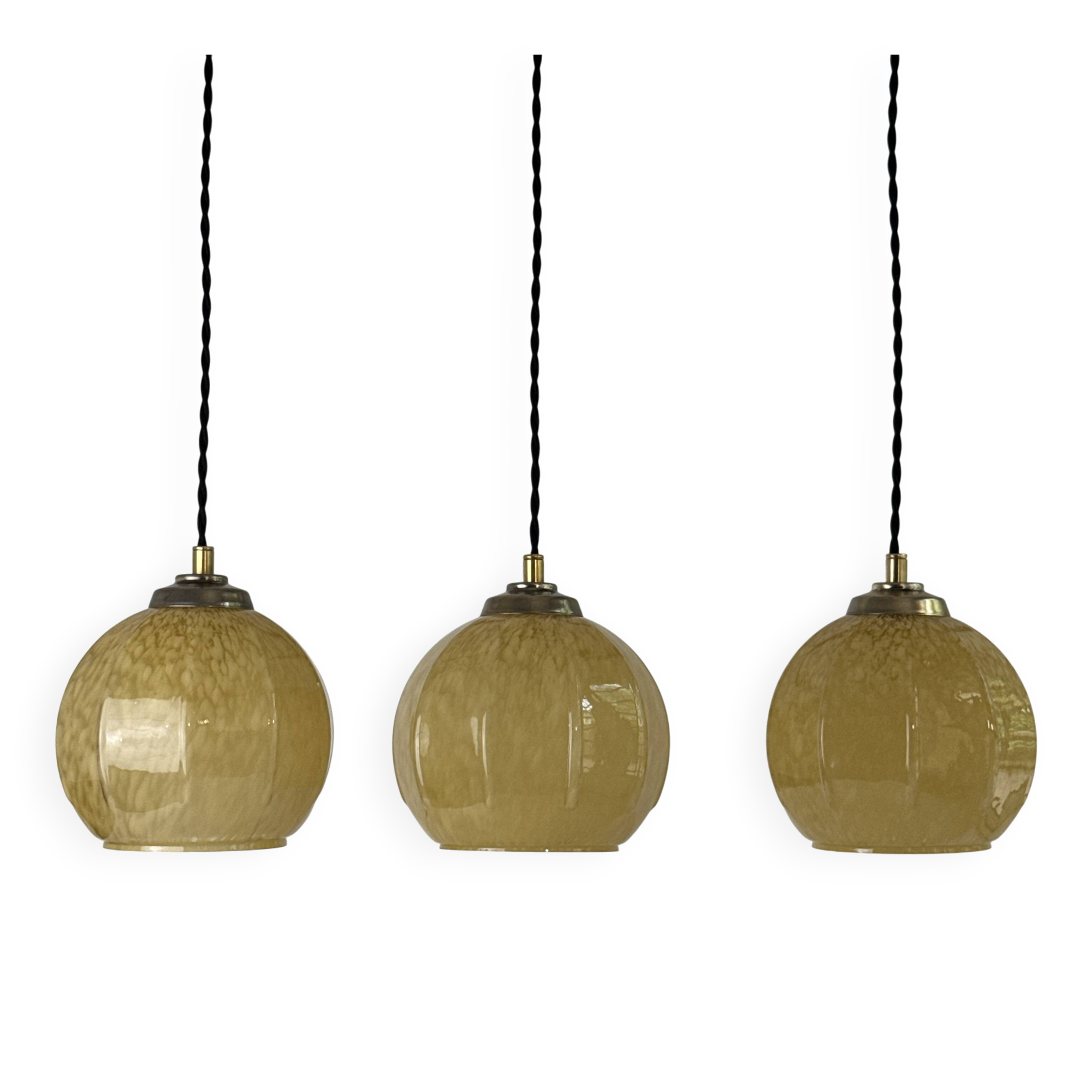 Lot 3 vintage amber suspensions