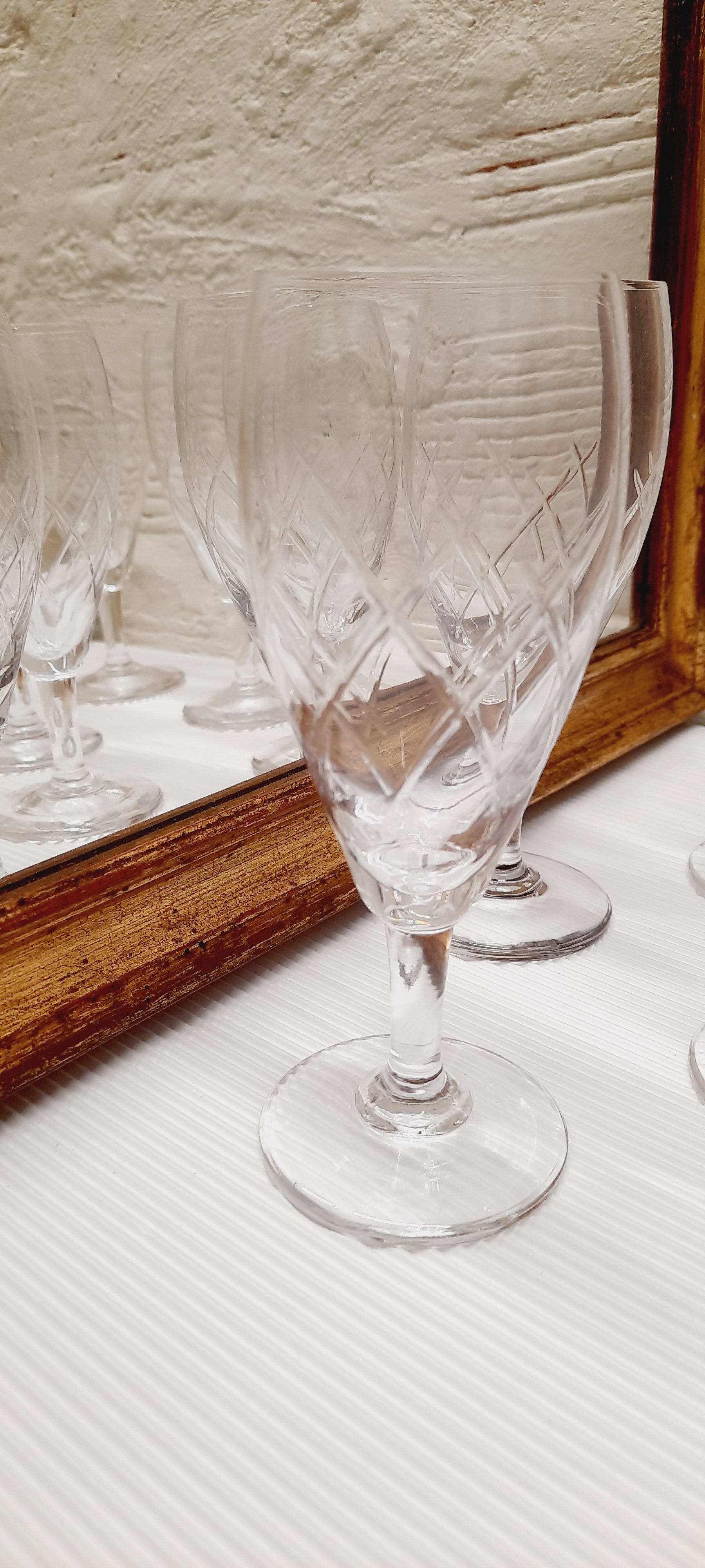 Set 8 glasses champagne glass chiseled