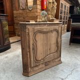 Corner cabinet in oak from the 18th century.