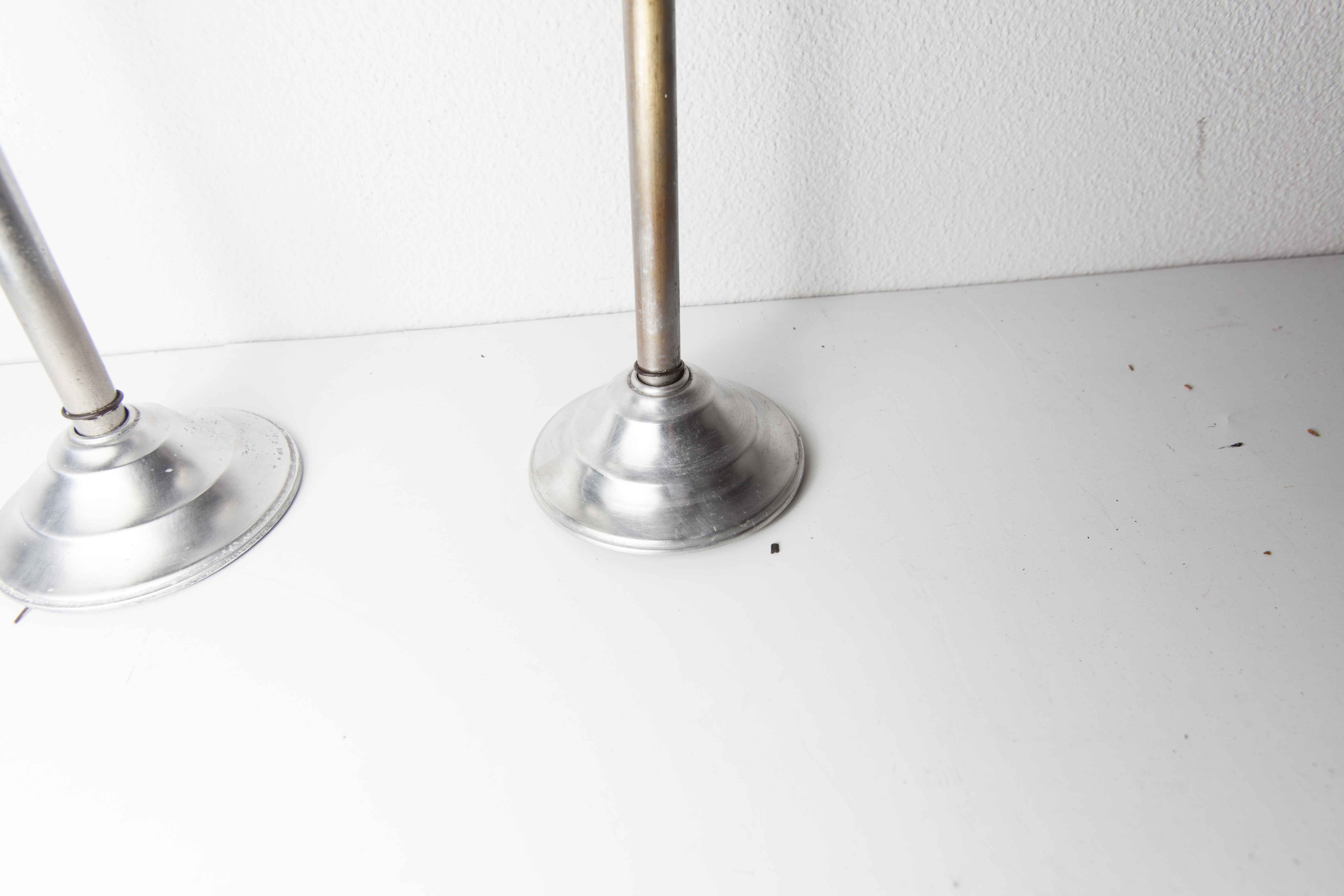Paire de plafonnier boule 1950 chrome et opaline blanche