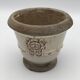Cache-pot, poterie vintage en grès émaillée céruse à décor de médaillon