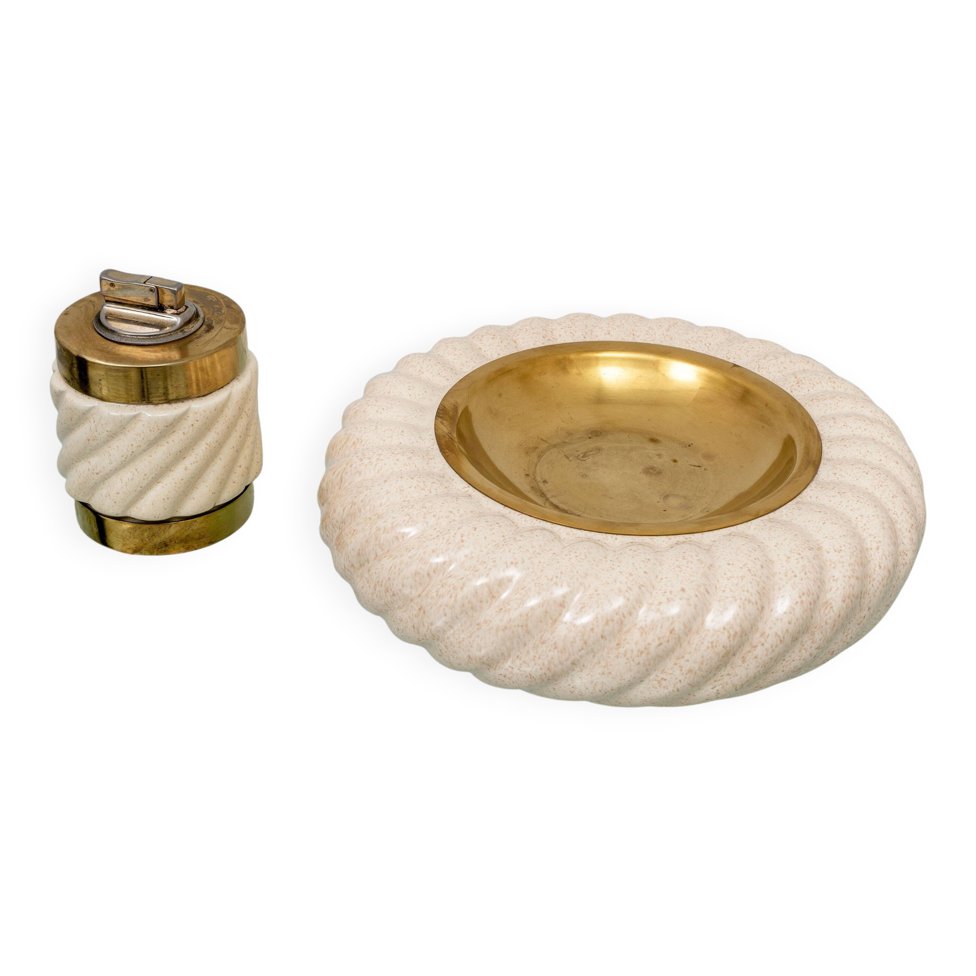 Ensemble de briquet et cendrier en céramique et laiton par Tommaso Barbi, Italie, années 1960.