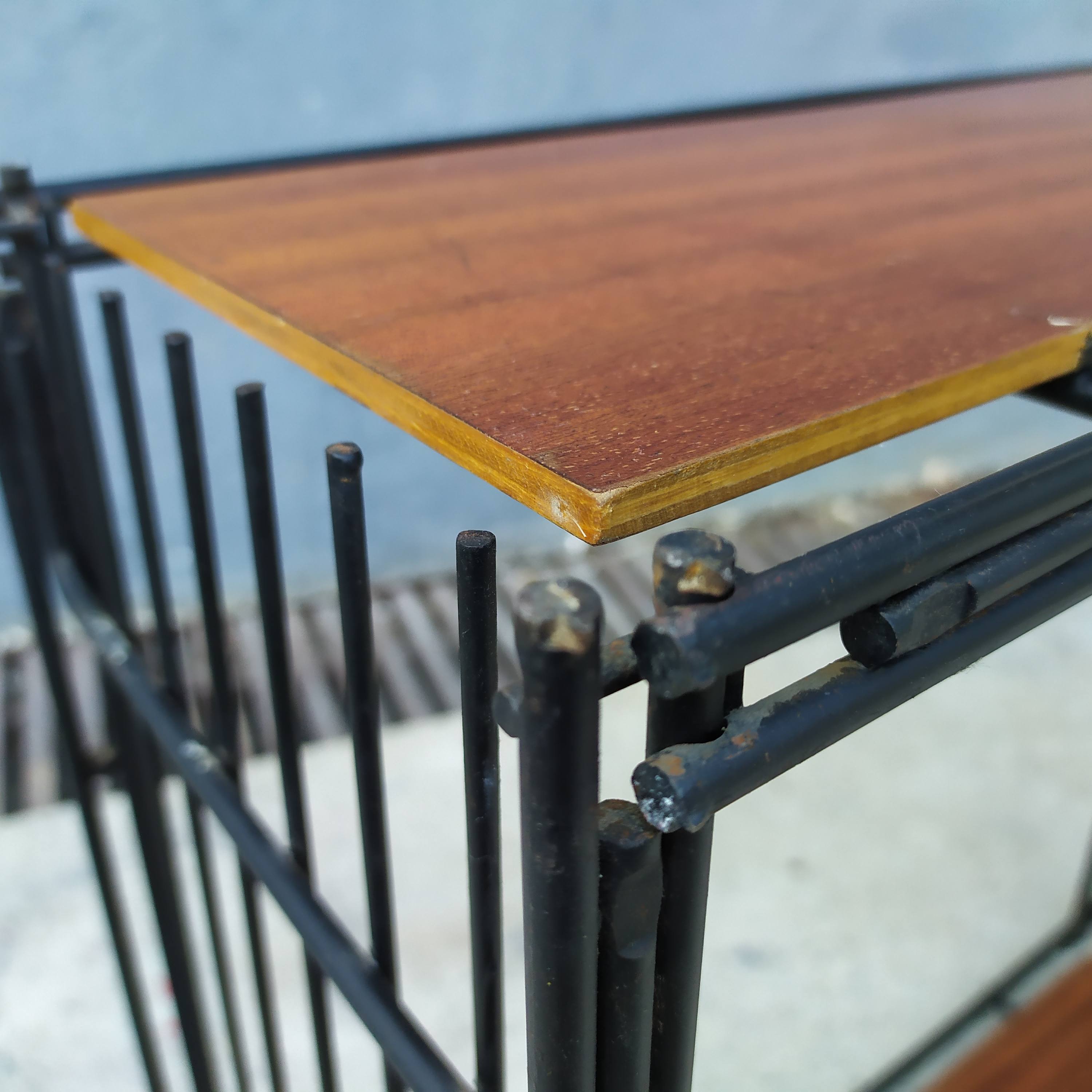 Flexible shelves metal teak