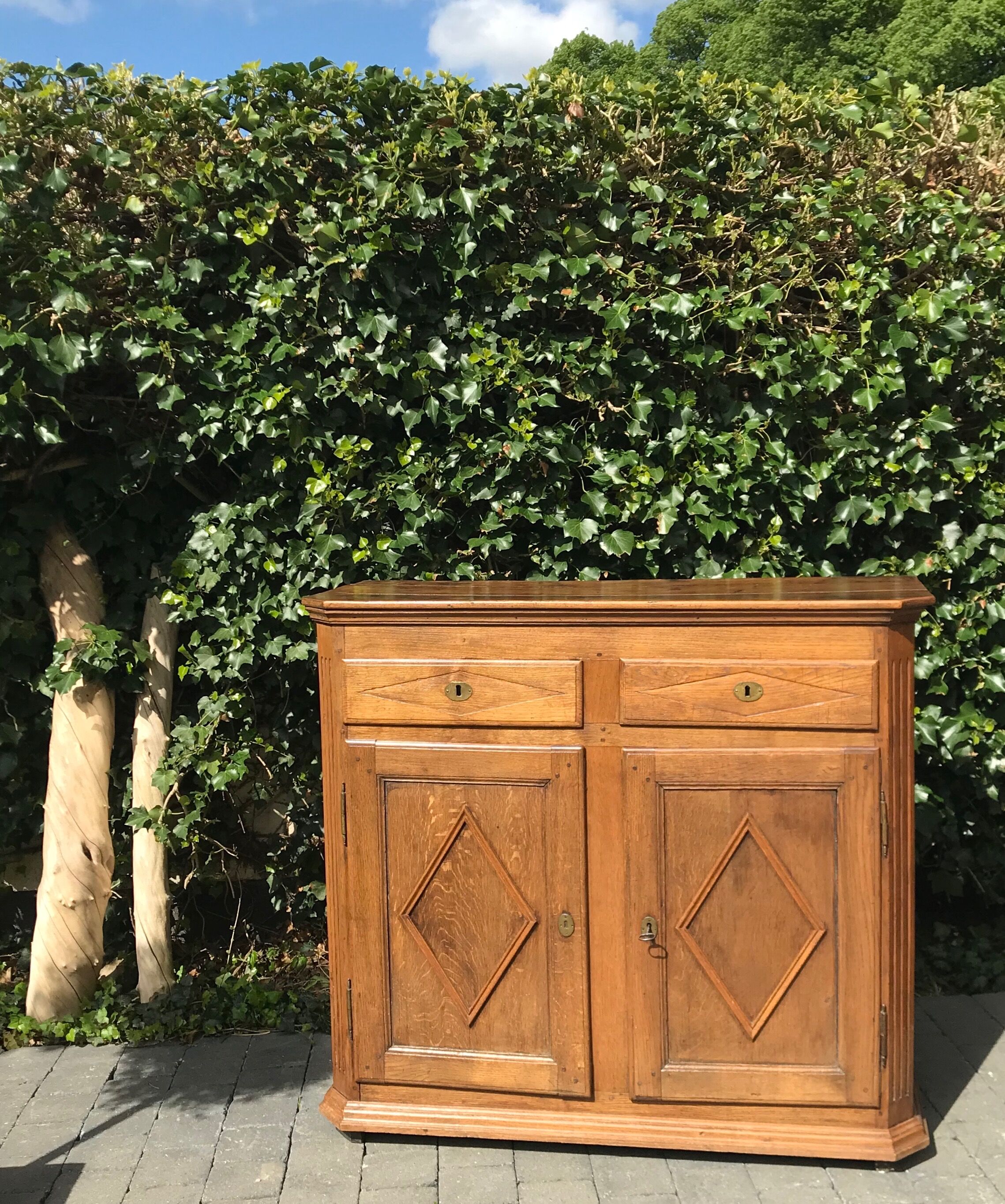 Buffet in oak