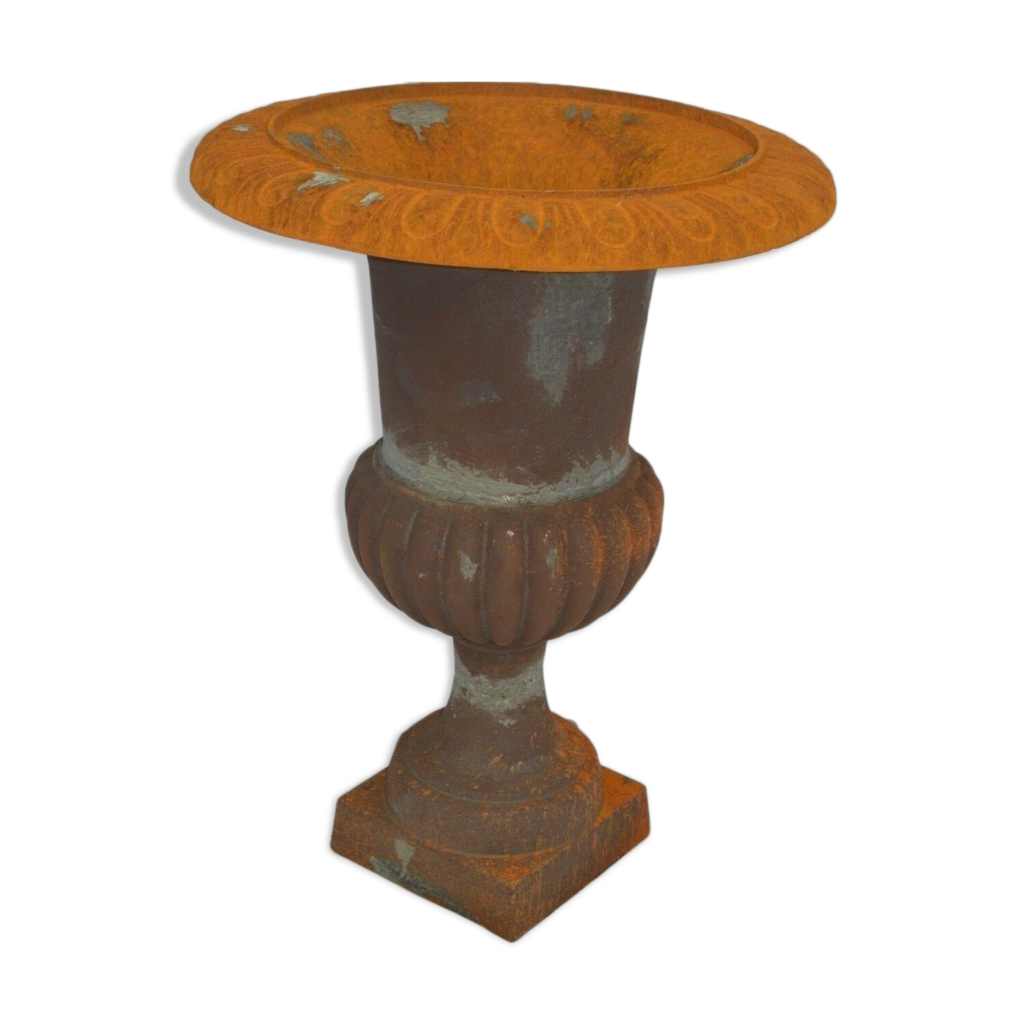 Vase médicis en fonte