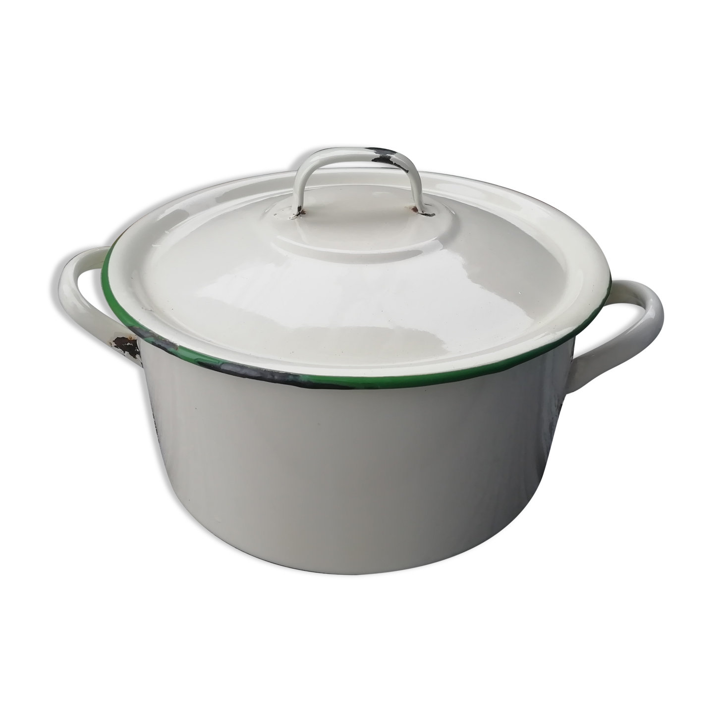 Enamelled sheet metal cocotte