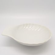 Shell-shaped pocket emptier