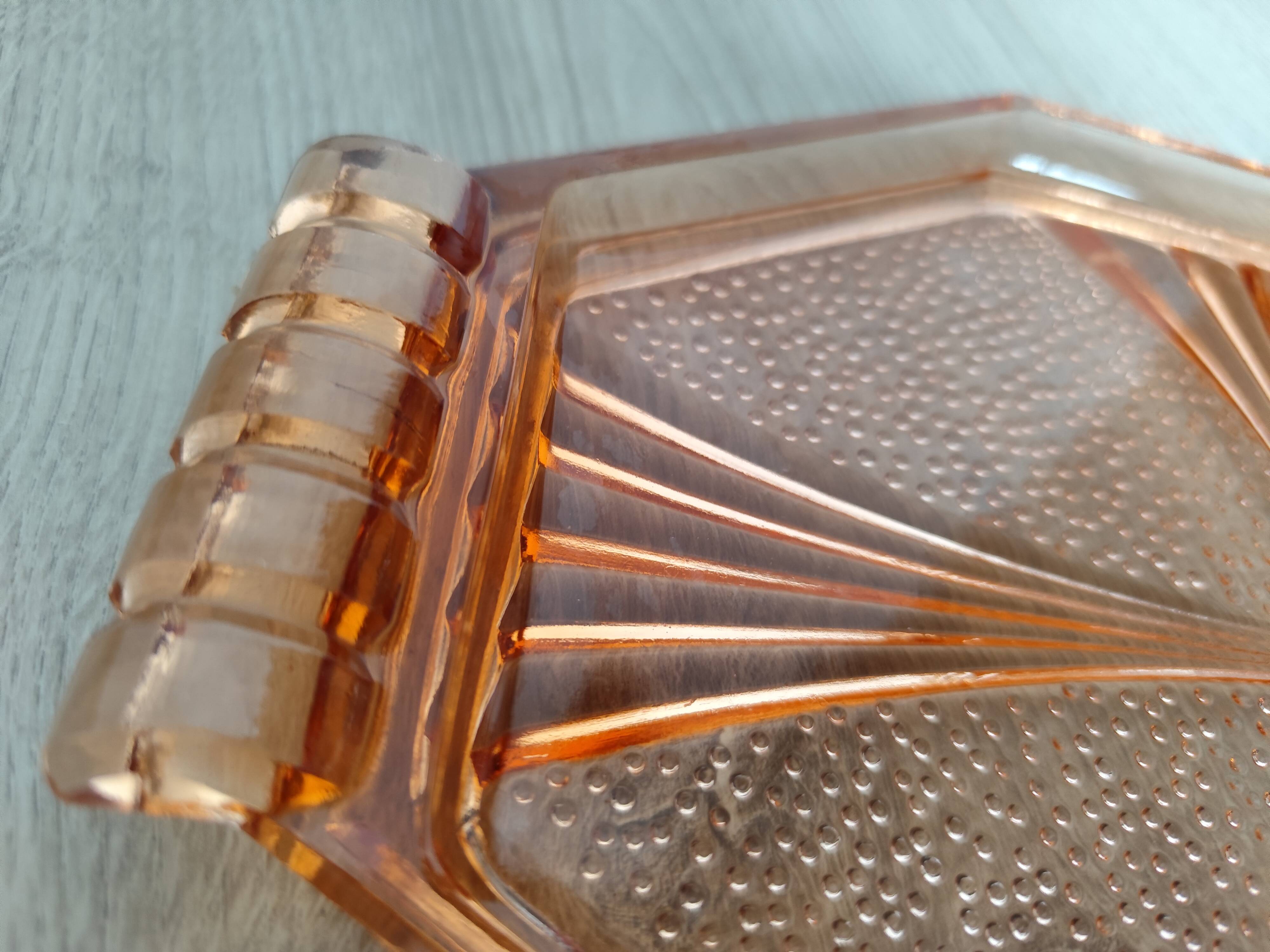 Plateau octogonal Art Deco en verre rose antique