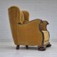 Fauteuil relax danois des années 60, revêtement en velours jaune honning, bois de chêne.