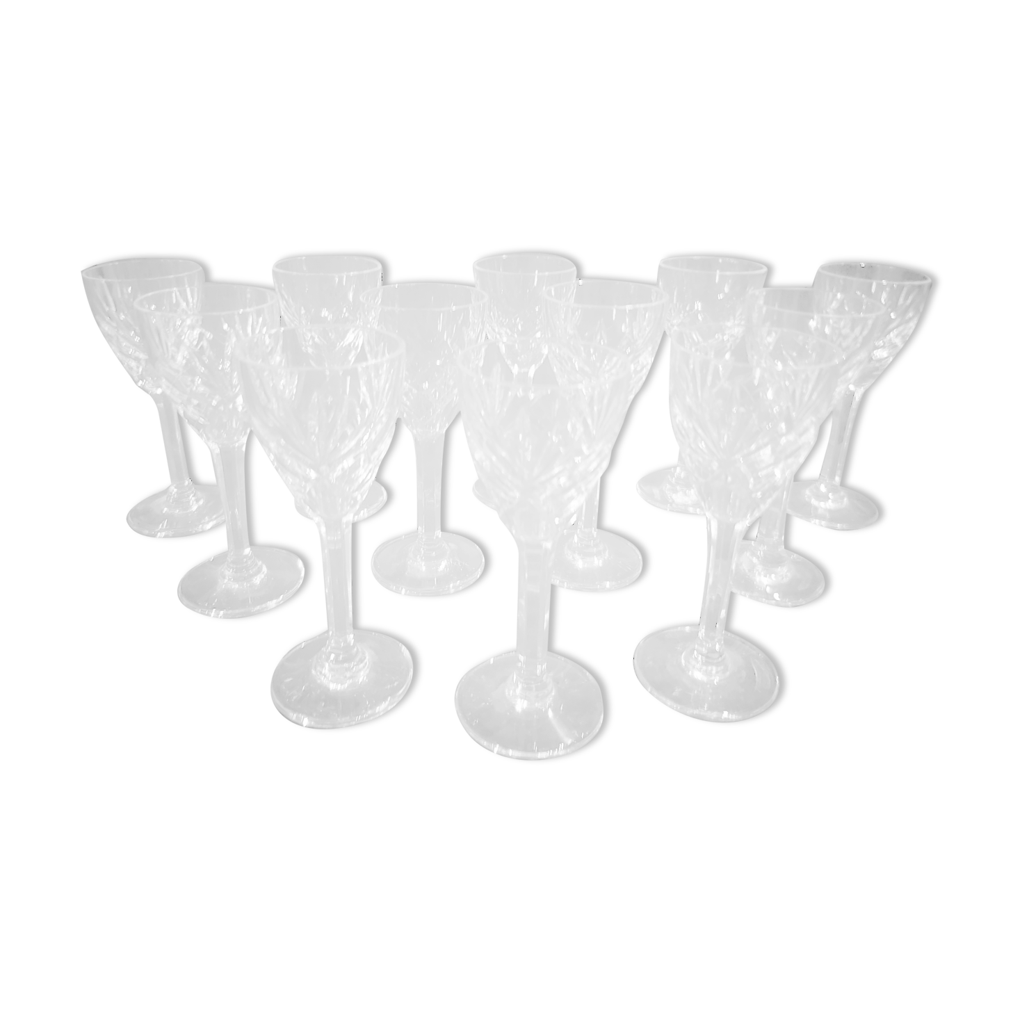 12 glasses of wine cooked Saint Louis model Chantilly