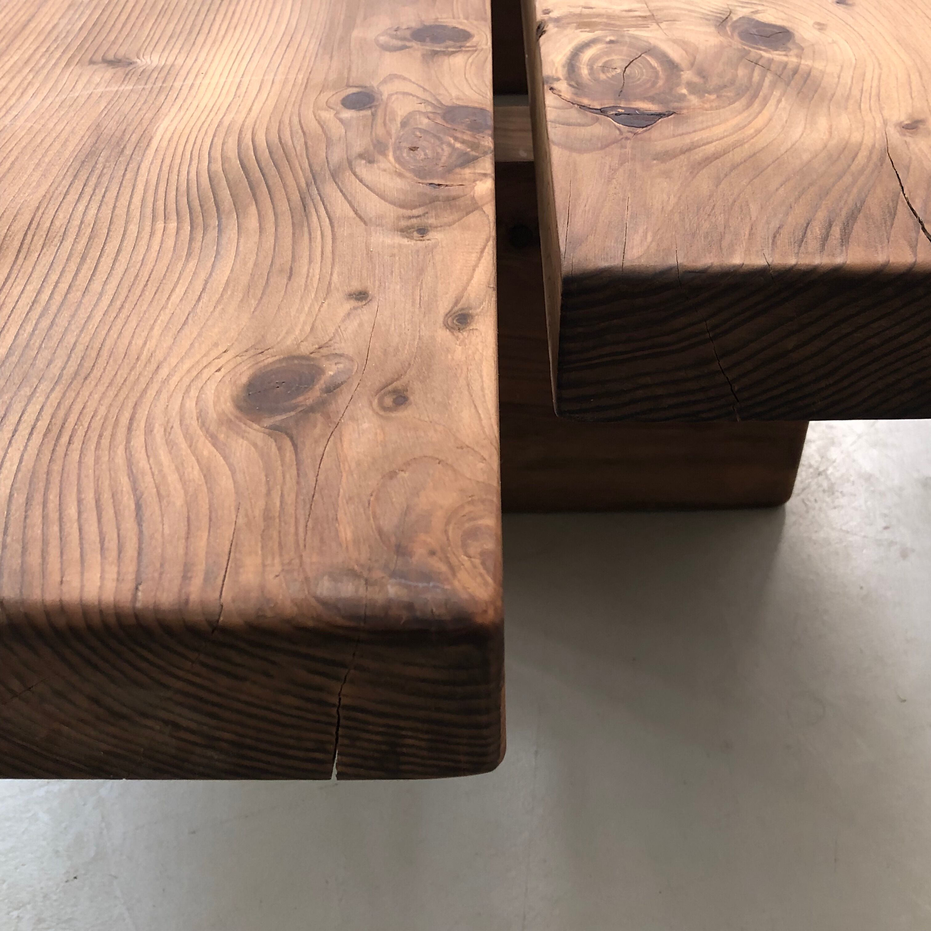 Table basse design Wabi Sabi, numérotée, édition Mobili Mundi