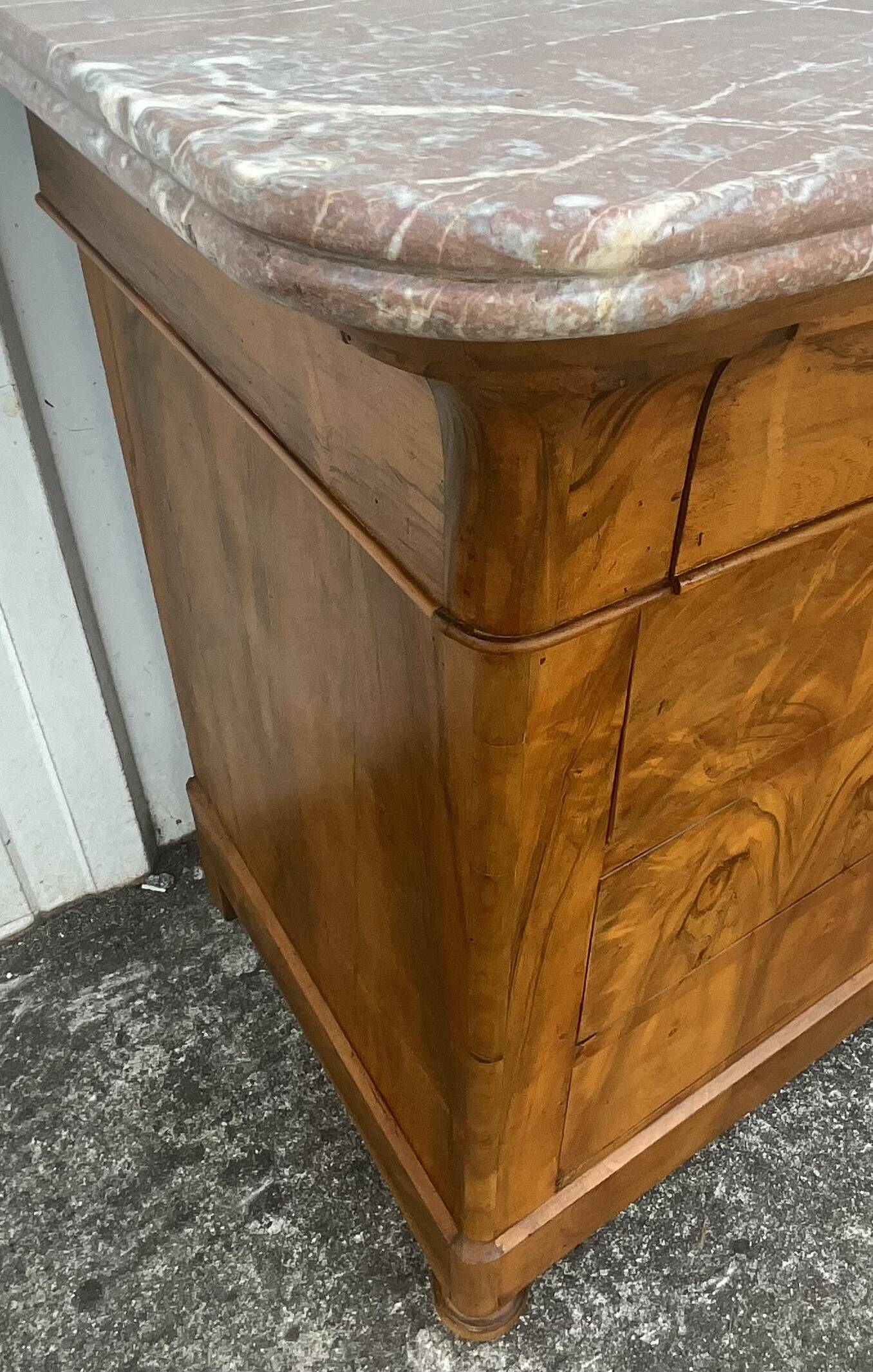 Louis-Philippe commode in walnut burl with pink marble – 19th century