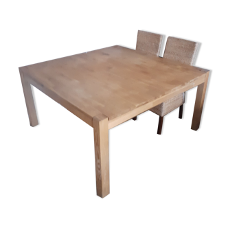 Dining room table