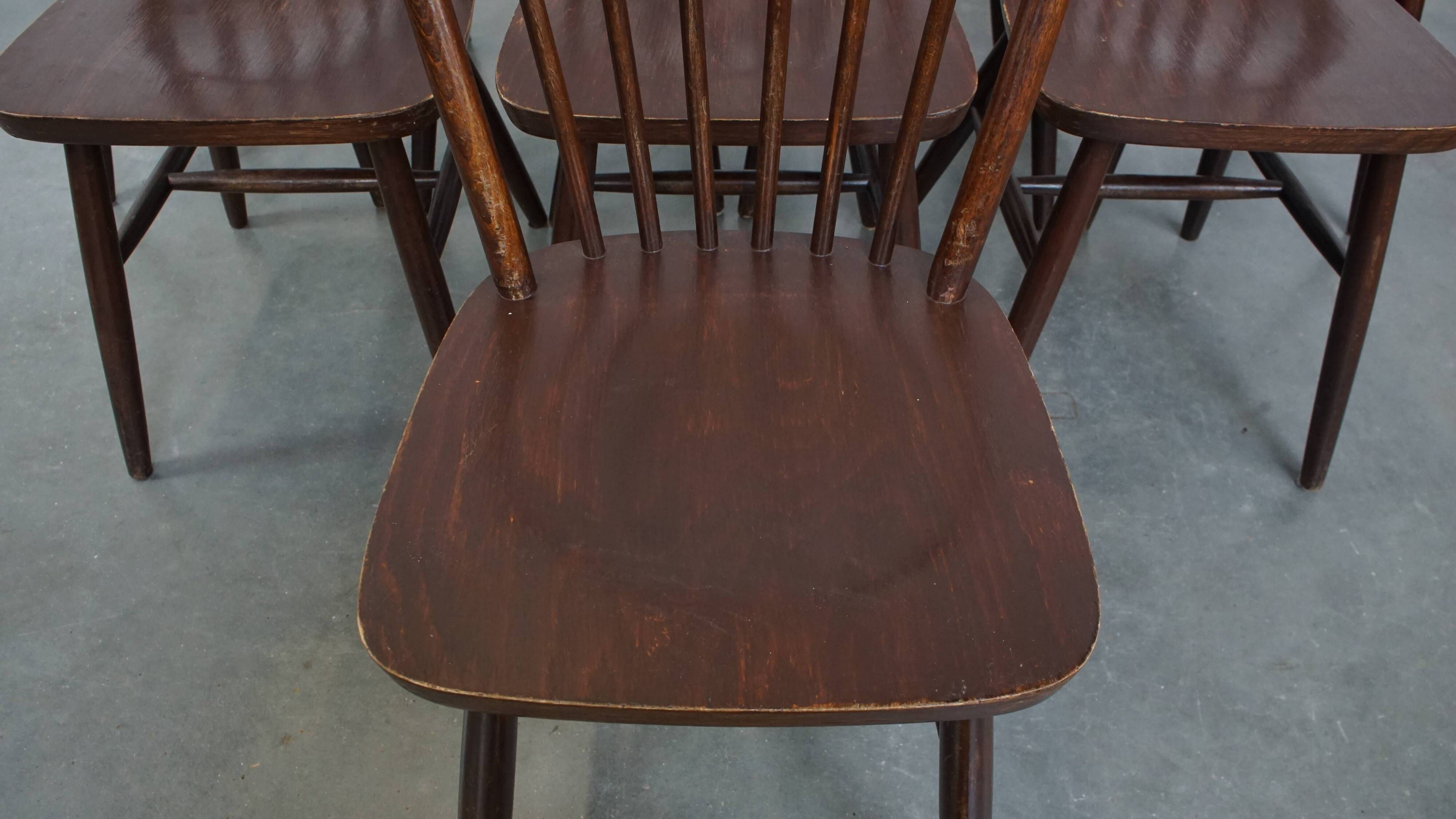 Set of 8 Vintage English Style Spindle Back Wooden Windsor Chairs from t