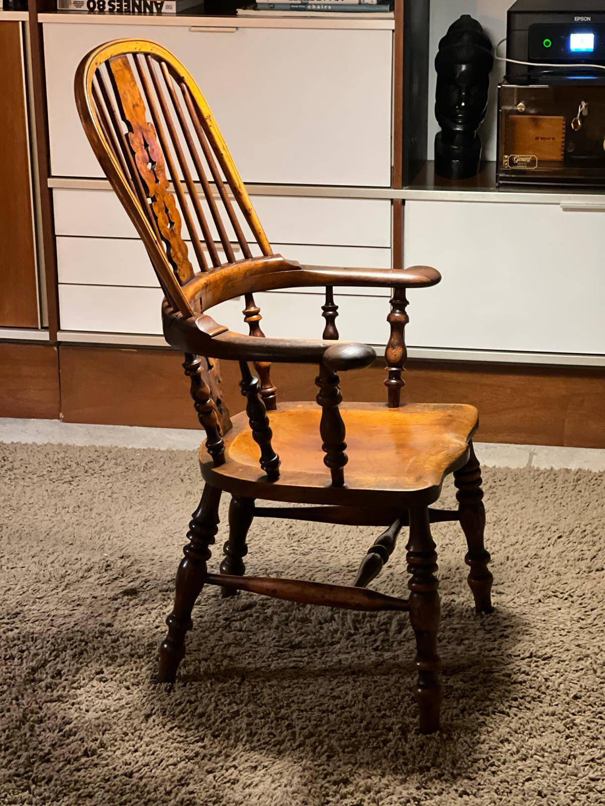 Large Victorian Windsor Armchair in Elm, 19th Century