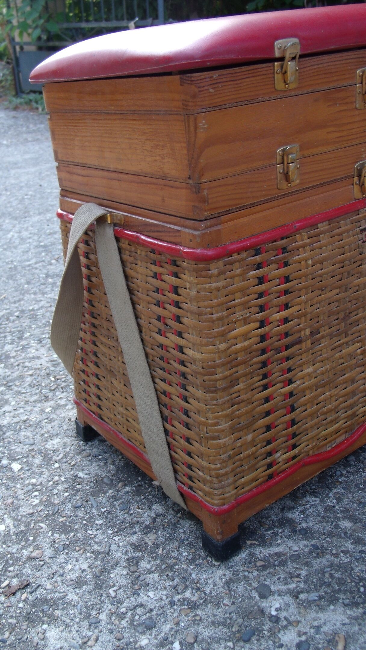 Rattan and skaï work box signed Soudexvinyl
