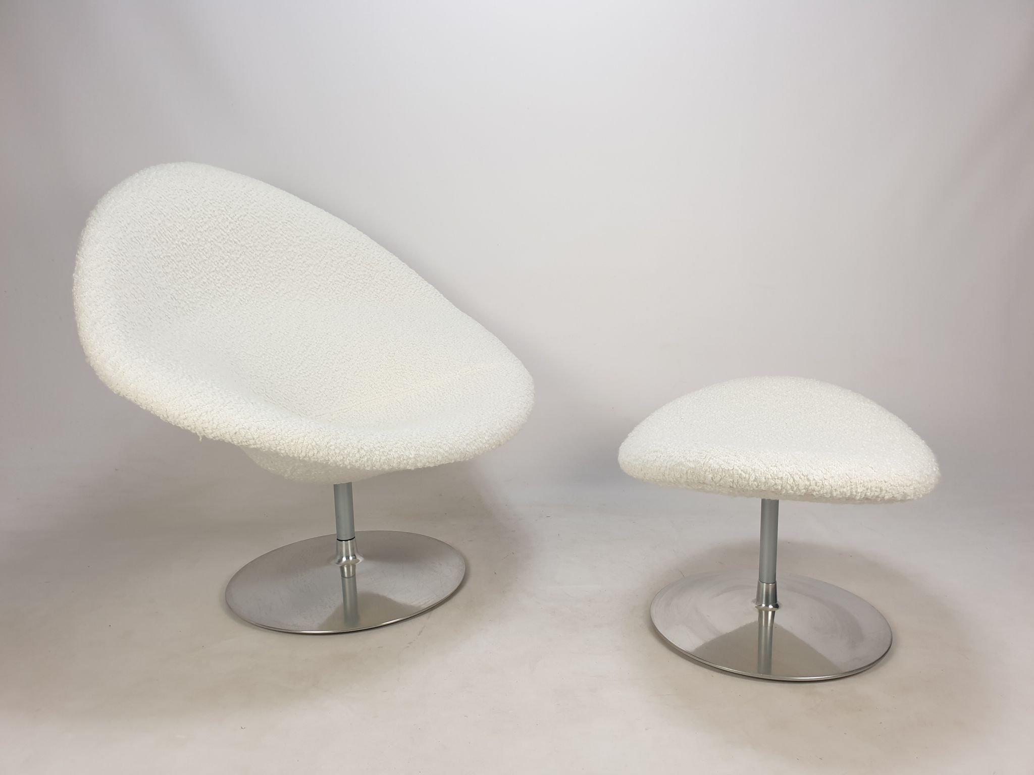 Big Globe Armchair with Ottoman by Pierre Paulin for Artifort, 1980s