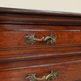 Commode ancienne française en chêne sculpté