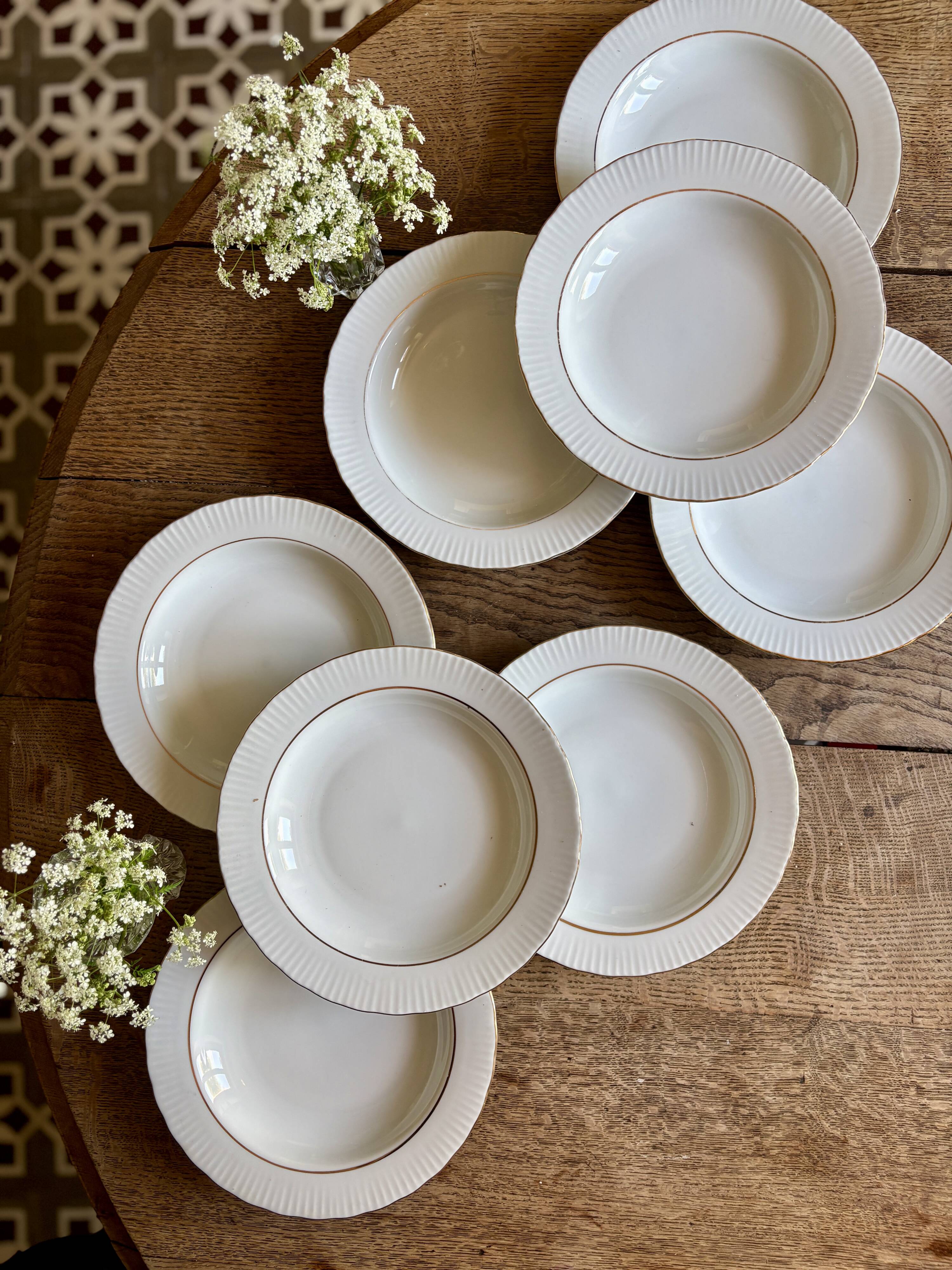 Set of 8 vintage deep plates in German porcelain.