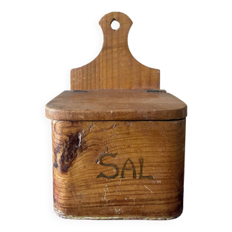 Boîte à sel ancienne en bois