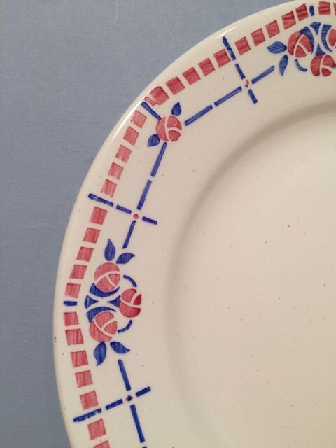 Suite de 10 assiettes plates CM Paris