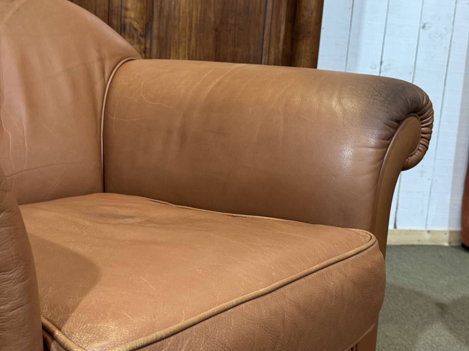 English club armchair in leather, modern production from the 1990s.