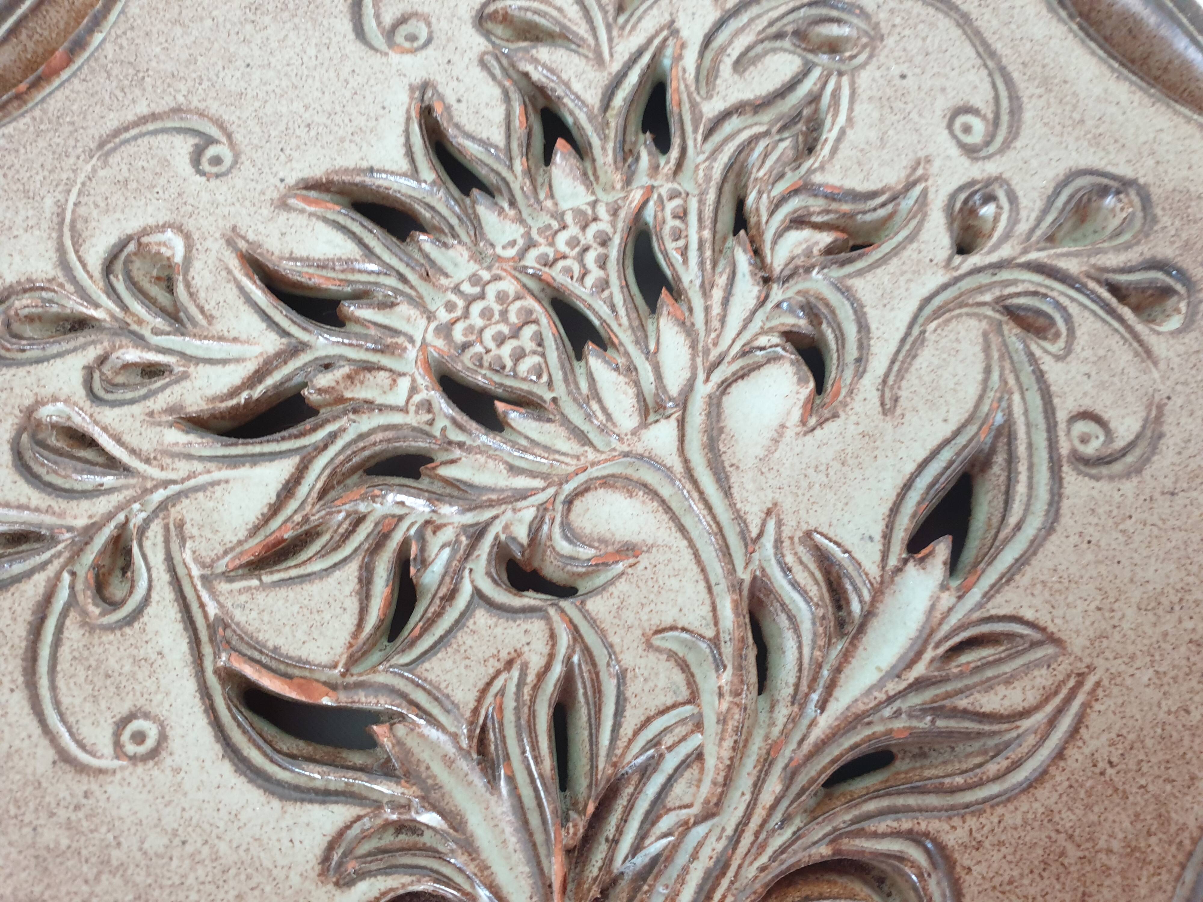 Ceramic trivet with floral motif by Fonck et Matéo (Vallauris)