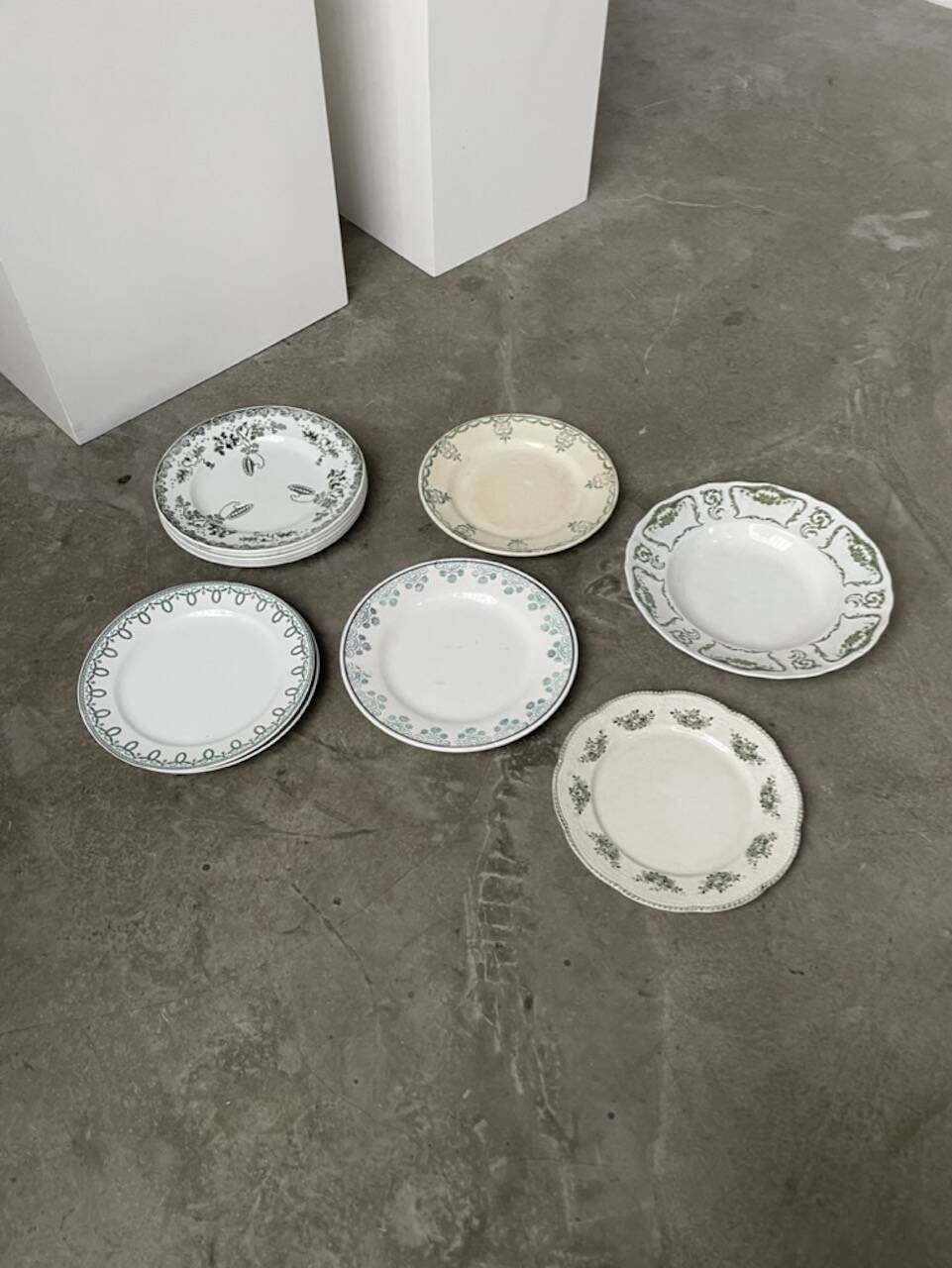 Lot de 11 asiettes Terre de Fer dépareillées