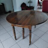 Louis-Philippe round table in solid walnut, extendable