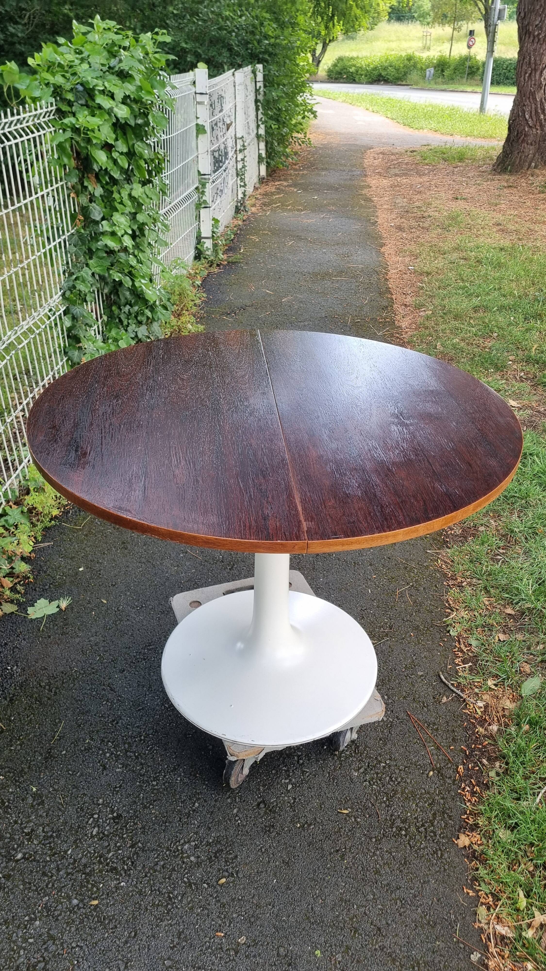 Table tulipe vintage