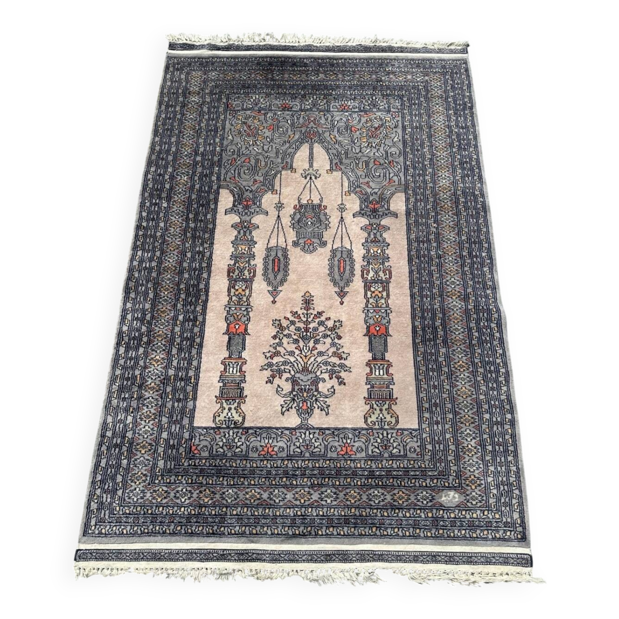 Handmade Pakistani rug