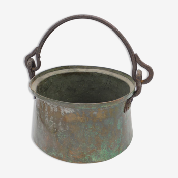 Copper cauldron for pot-stitgling