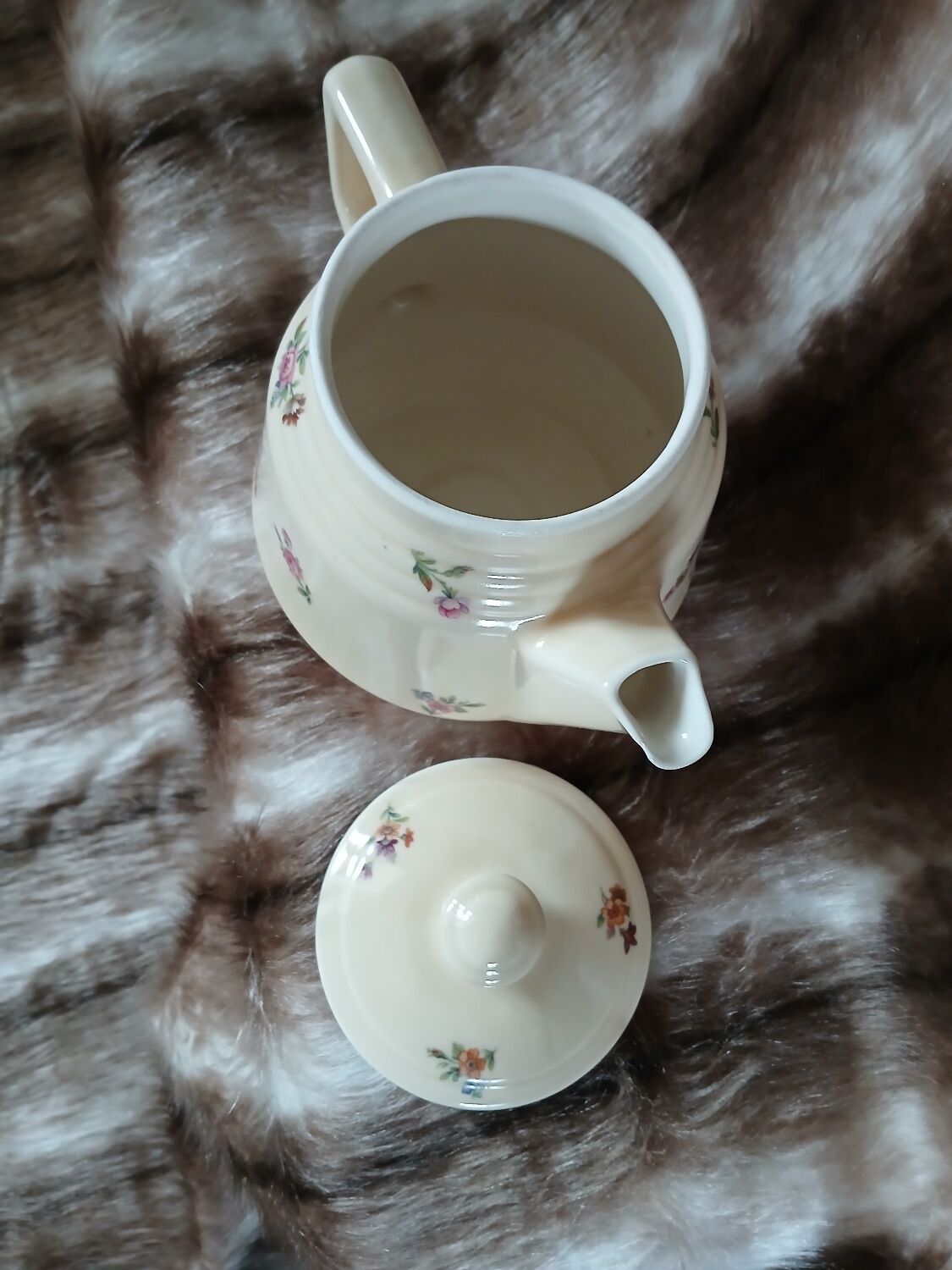 Old teapot/coffee pot