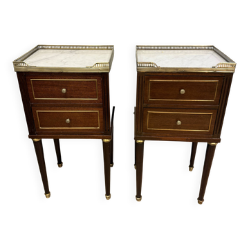 A PAIR OF LOUIS XVI STYLE MAHOGANY BEDSIDE TABLES