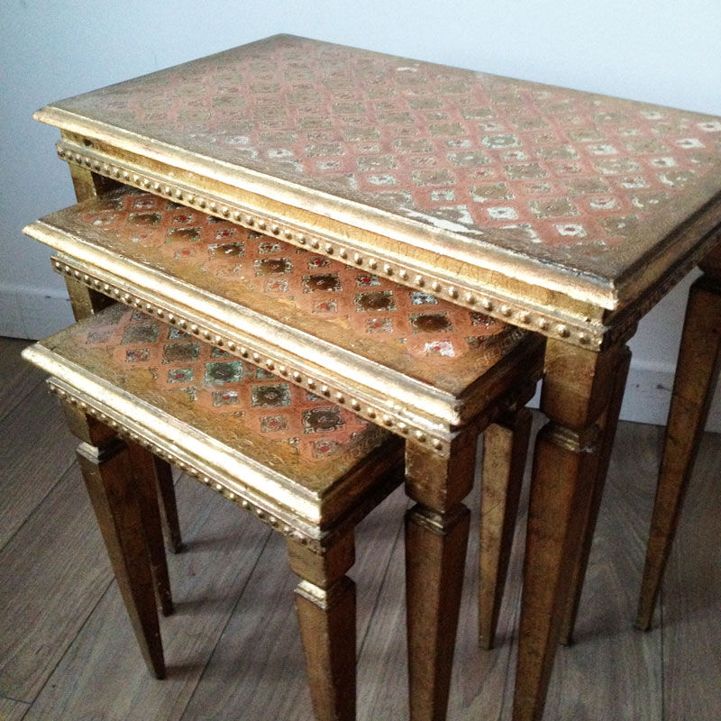 Florentine-style gigognes tables