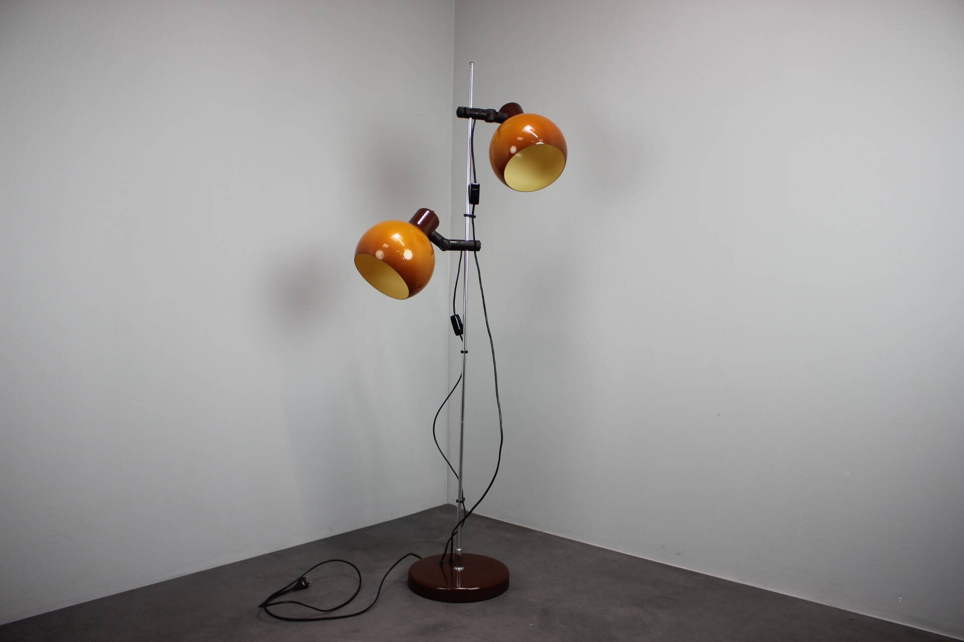 Adjustable double floor lamp in "Space Age" style, Hungarian from the 1970s, in orange and chrome brown.