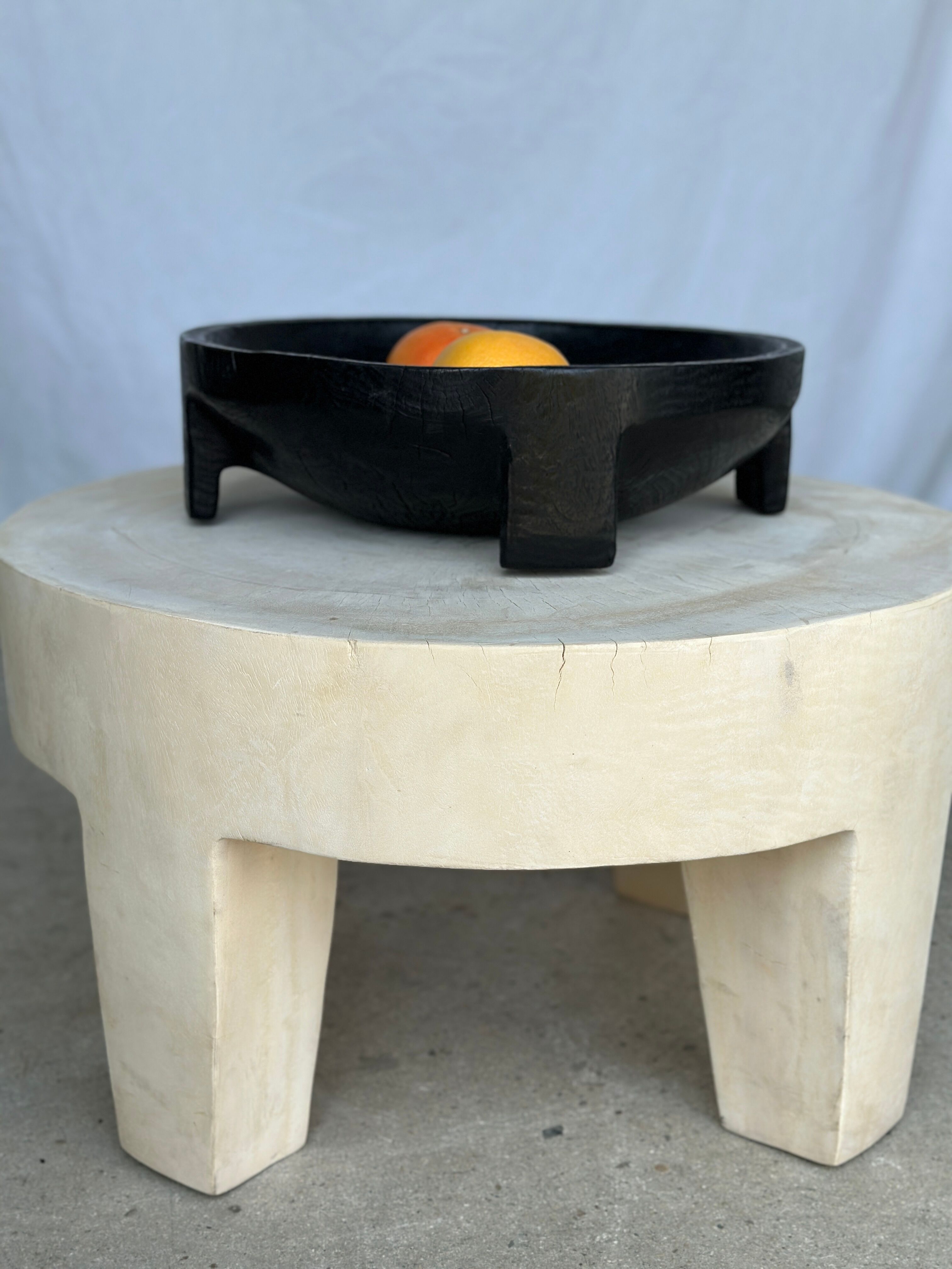 Cut in monoxyl mango wood