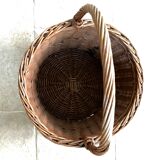 Round wicker basket