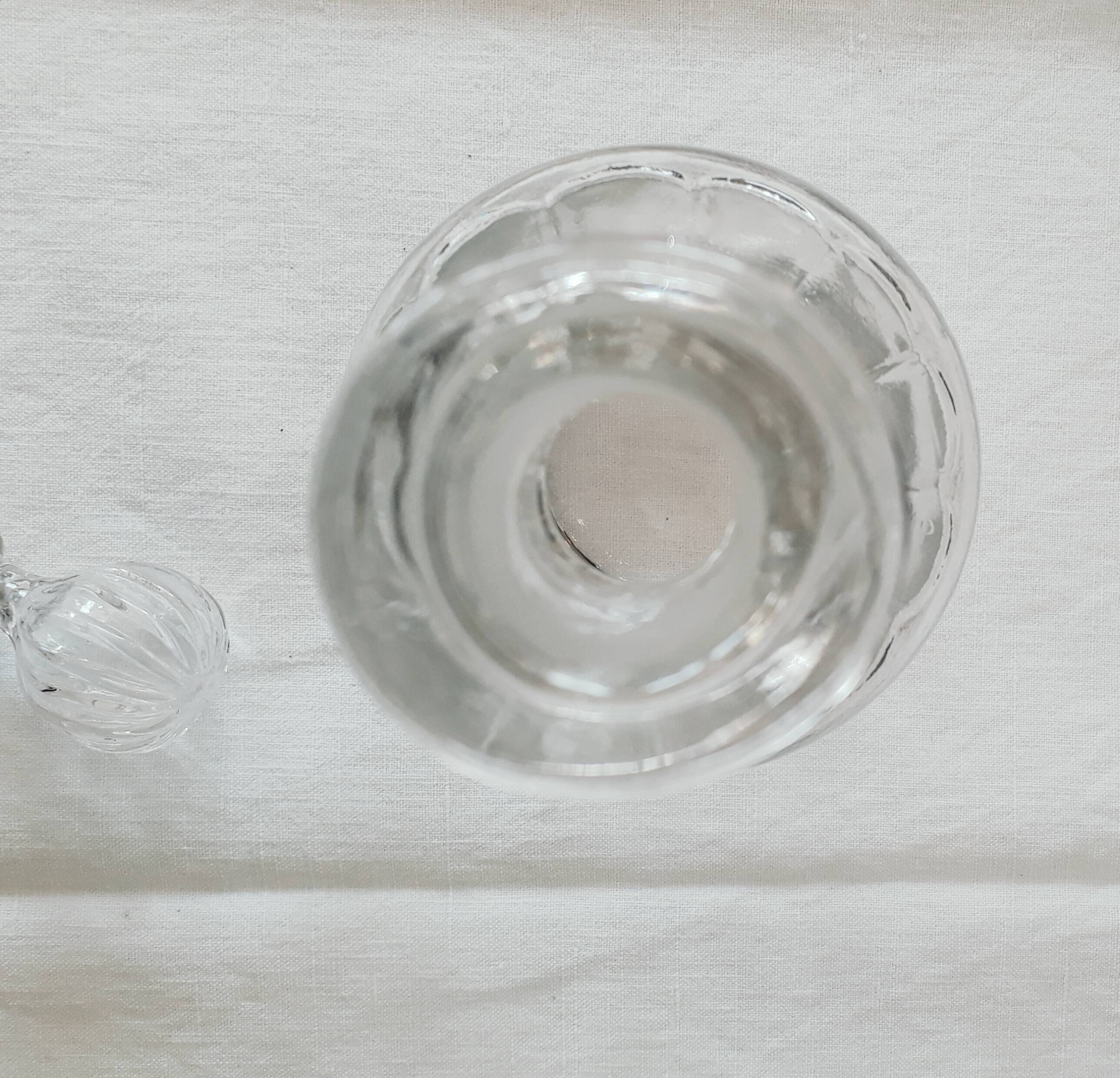 Moulded glass carafe