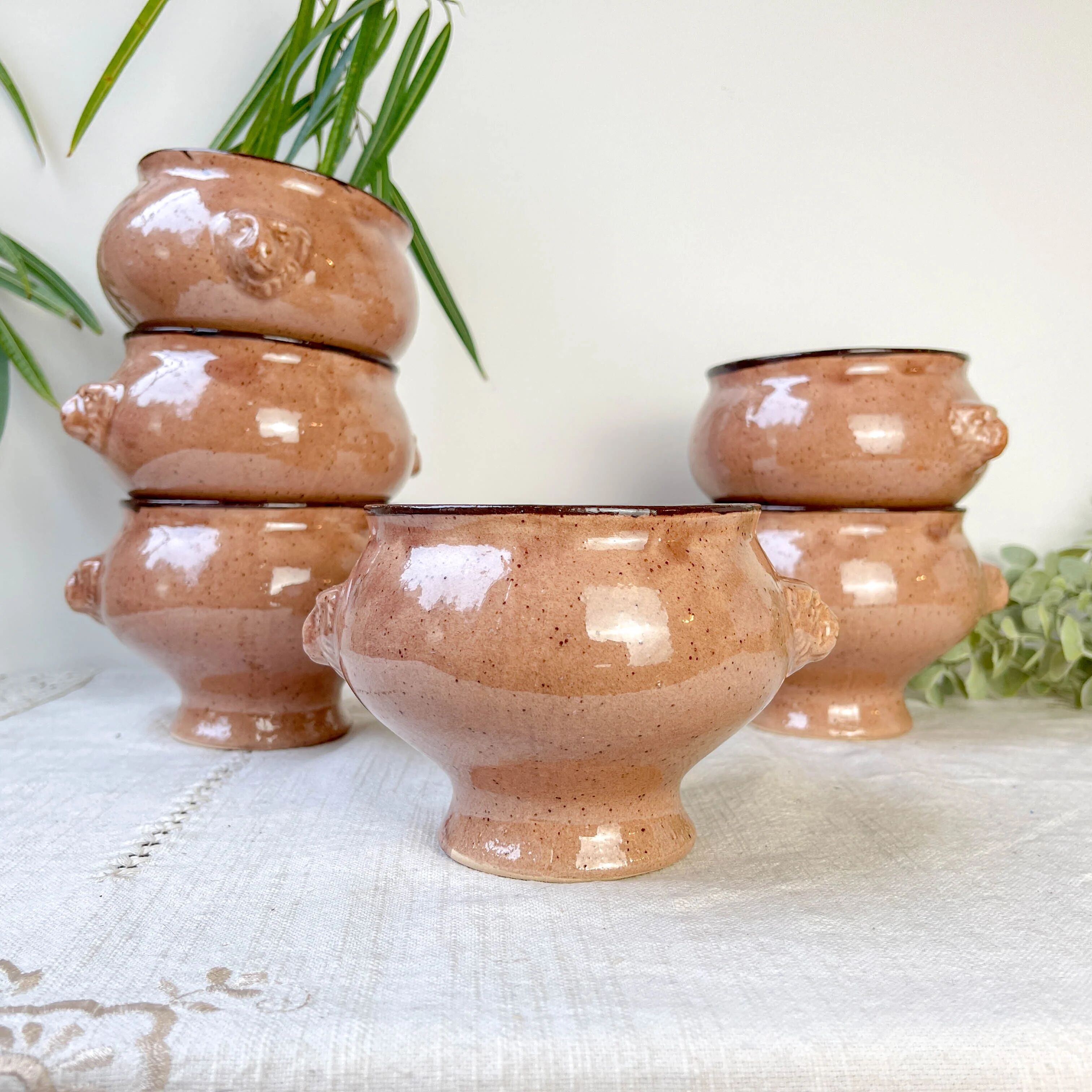 6 vintage lion head onion soup bowls – speckled beige stoneware