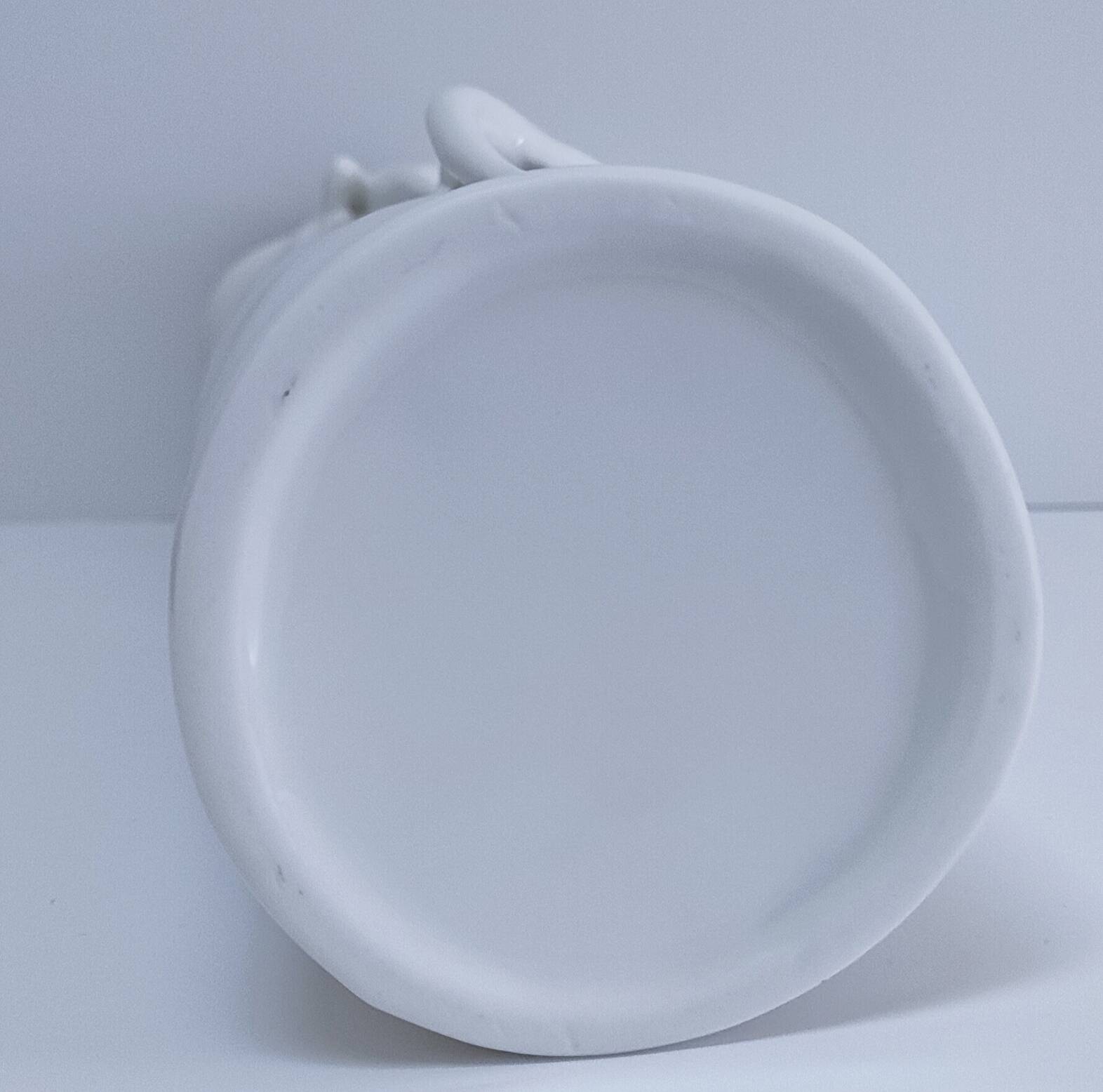 Designer porcelain lizard roll vase